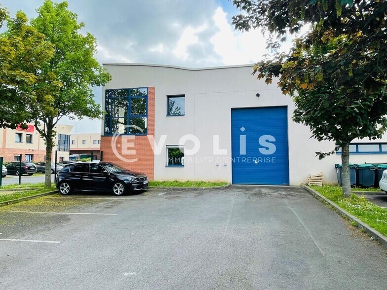 587 Avenue Blaise Pascal, Moissy-Cramayel to rent - Building Photo - Image 1 of 5