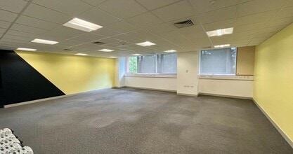 N V Side, Wellesbourne to rent Interior Photo- Image 2 of 4