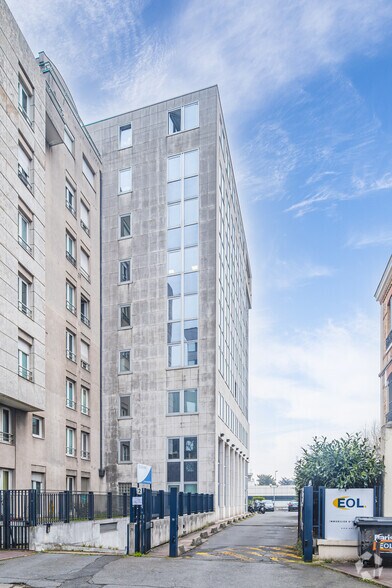 Office in Charenton-le-Pont to rent - Building Photo - Image 2 of 2