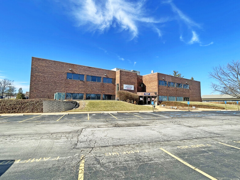 1167 Corporate Lake Dr, Creve Coeur, MO for sale - Building Photo - Image 1 of 1