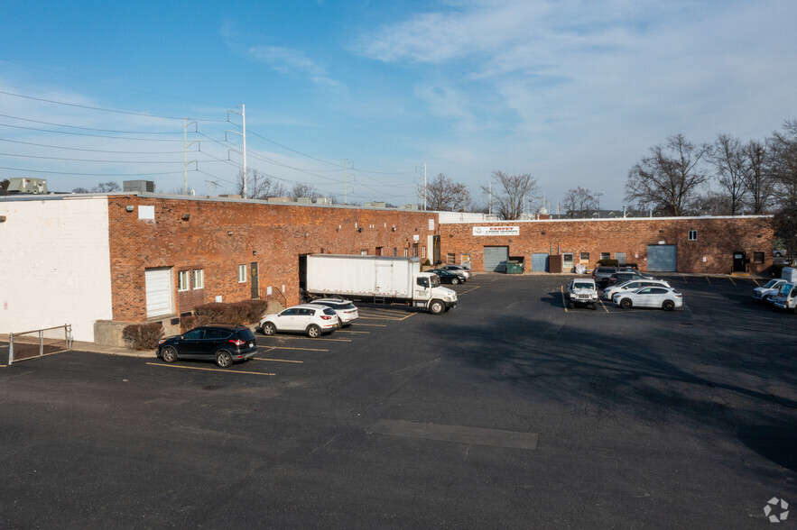 171-175 E 2nd St, Huntington Station, NY for sale - Building Photo - Image 1 of 1