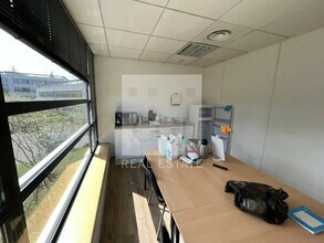 4 Place Berthe Morisot, Saint-Priest to rent Interior Photo- Image 2 of 10