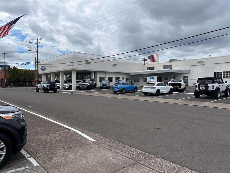 12325-4200 SW Canyon Rd, Beaverton, OR for rent - Primary Photo - Image 1 of 4