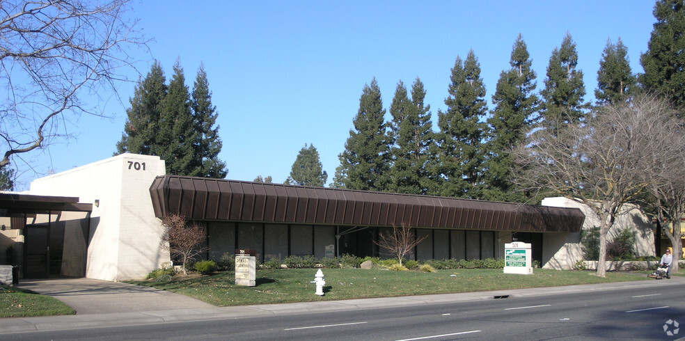 701 Howe Ave, Sacramento, CA for sale - Building Photo - Image 2 of 12