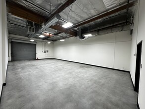 5800-5860 Hannum Ave, Los Angeles, CA for rent Building Photo- Image 1 of 7