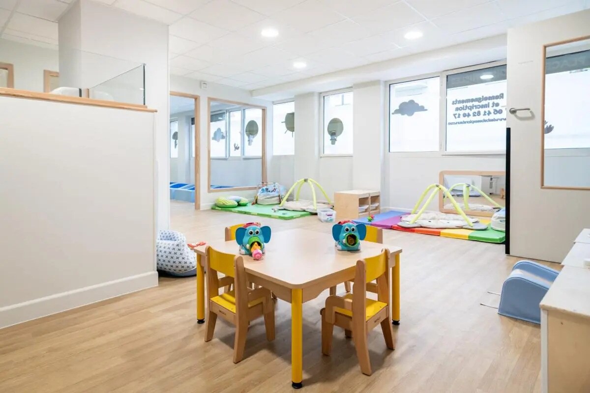 Office in Levallois-Perret for sale Interior Photo- Image 1 of 7