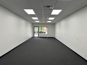 240-260 W Crest St, Escondido, CA to rent Building Photo- Image 2 of 13