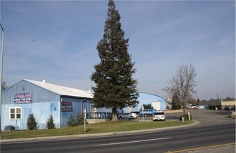 1725-1731 W 16th St, Merced, CA for rent Building Photo- Image 1 of 2