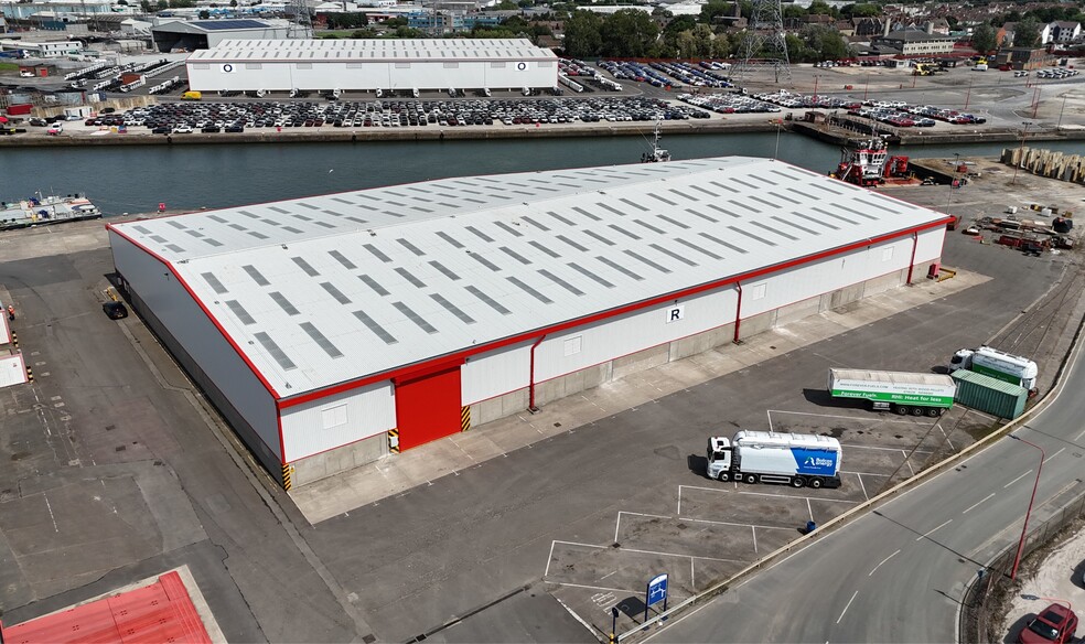 Avonmouth Dock, Bristol for rent - Primary Photo - Image 1 of 4