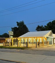 616 W Van Buren St, Clinton, IL for sale Primary Photo- Image 1 of 1