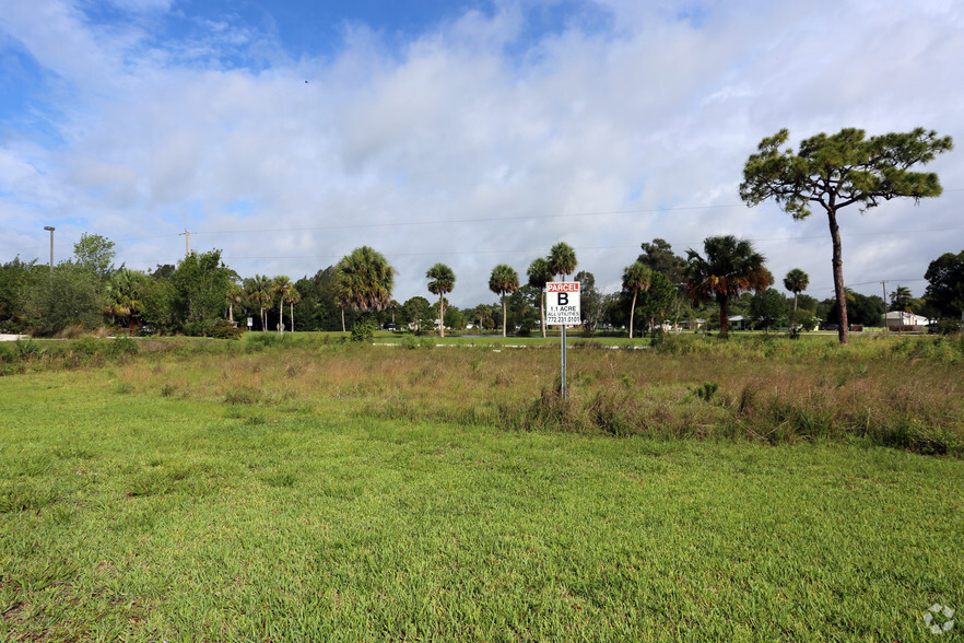 5335 Turnpike Feeder Rd, Fort Pierce, FL for sale - Primary Photo - Image 1 of 15