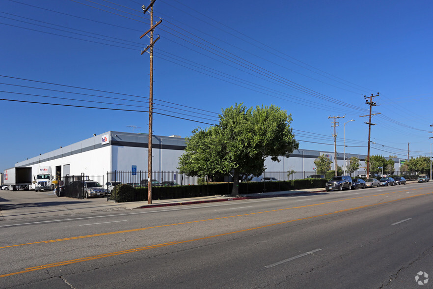 11330-11360 Sherman Way, North Hollywood, CA for rent - Building Photo - Image 2 of 6