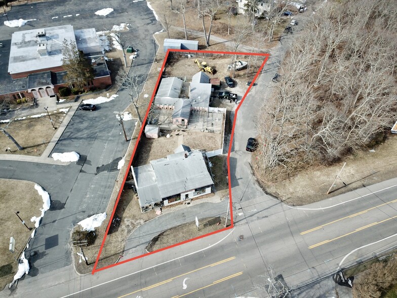 95 Montauk Hwy, Blue Point, NY for sale - Building Photo - Image 1 of 1