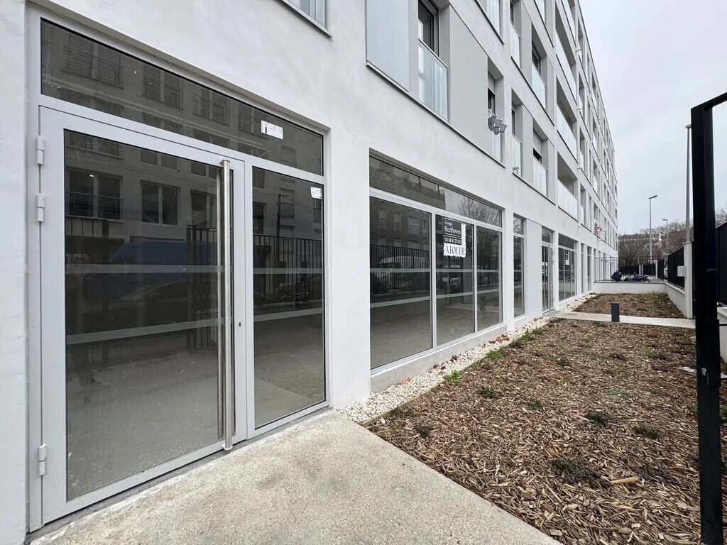 Location Commerce 311 m² - Photo 1