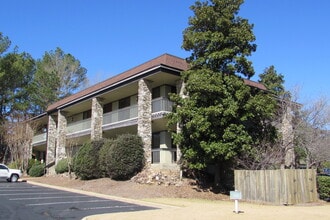 200 Cahaba Park Cir, Birmingham, AL to rent Interior Photo- Image 2 of 8