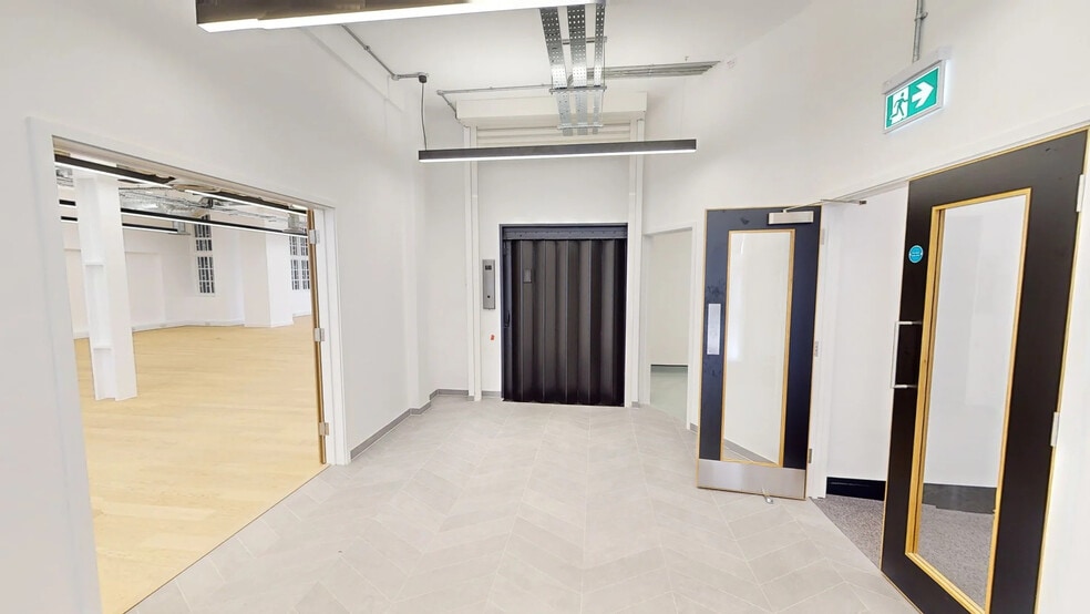 18-21 Corsham St, London to rent - Matterport 3D Scan - Image 2 of 19