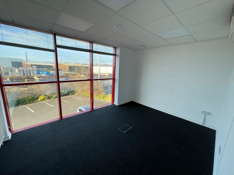 Heavens Walk, Doncaster to rent - Building Photo - Image 3 of 8