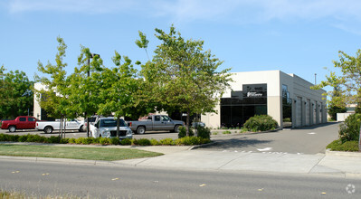 5793 Skylane Blvd, Windsor, CA for rent Building Photo- Image 1 of 4