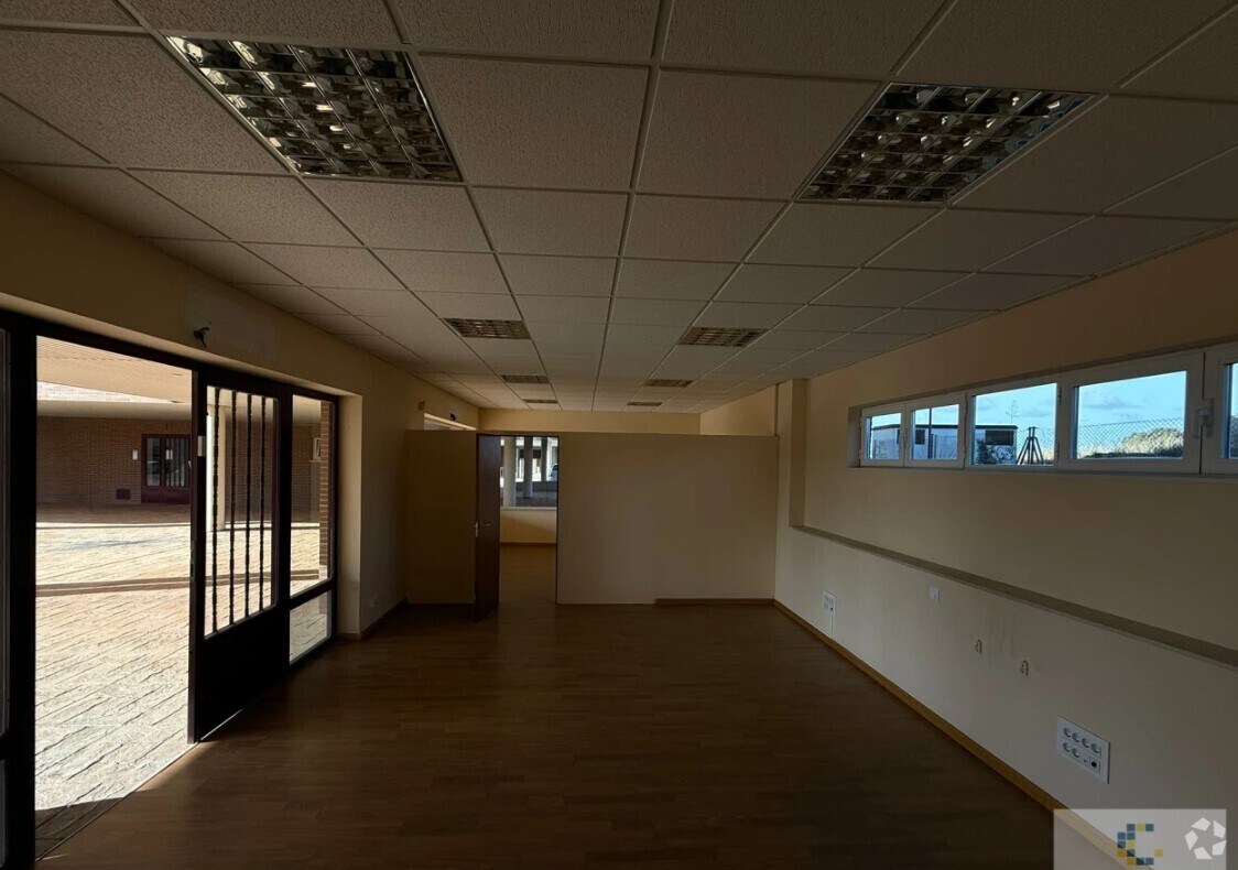 Retail in Ávila, Ávila to rent Interior Photo- Image 1 of 2