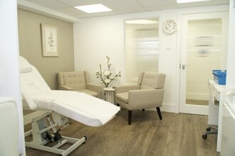 1-7 Fulham High St, London to rent Interior Photo- Image 1 of 9