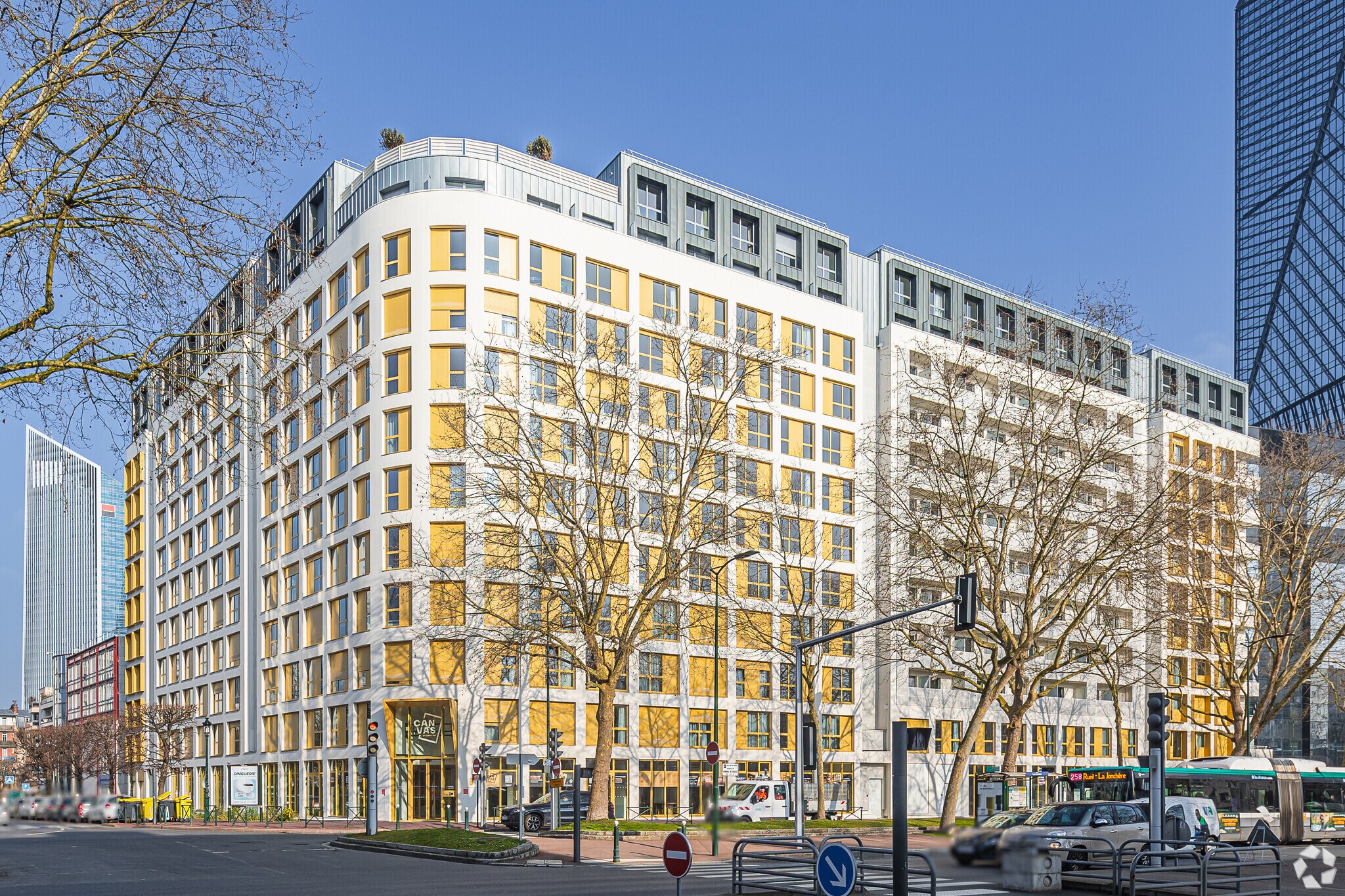 60 Avenue Du Général De Gaulle, Puteaux to rent Building Photo- Image 1 of 5