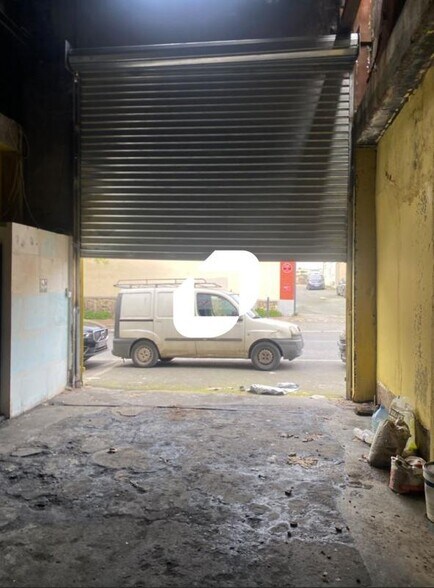 Industrial in Montreuil for sale - Building Photo - Image 2 of 2