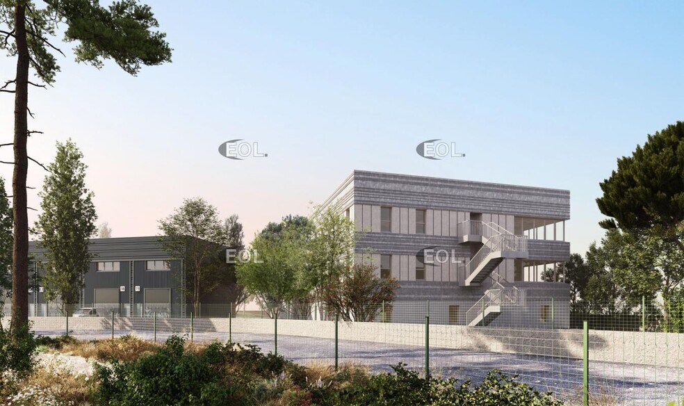 Light Industrial in Marseille for sale - Building Photo - Image 2 of 5