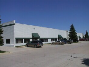 3200-3214 Adventure Ln, Oxford, MI for rent Building Photo- Image 1 of 5