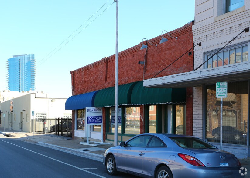 207-209 S Jennings Ave, Fort Worth, TX for rent - Building Photo - Image 2 of 3