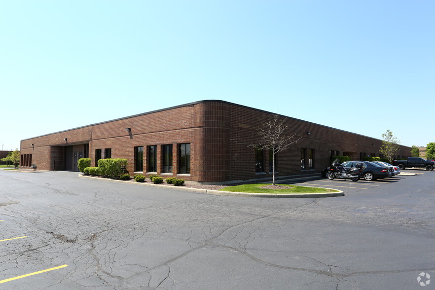 1000 E State Pkwy, Schaumburg, IL for rent - Building Photo - Image 2 of 16