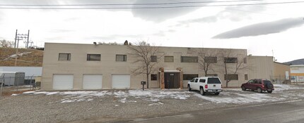 1244 River View Dr, Cody, WY for rent Primary Photo- Image 1 of 70