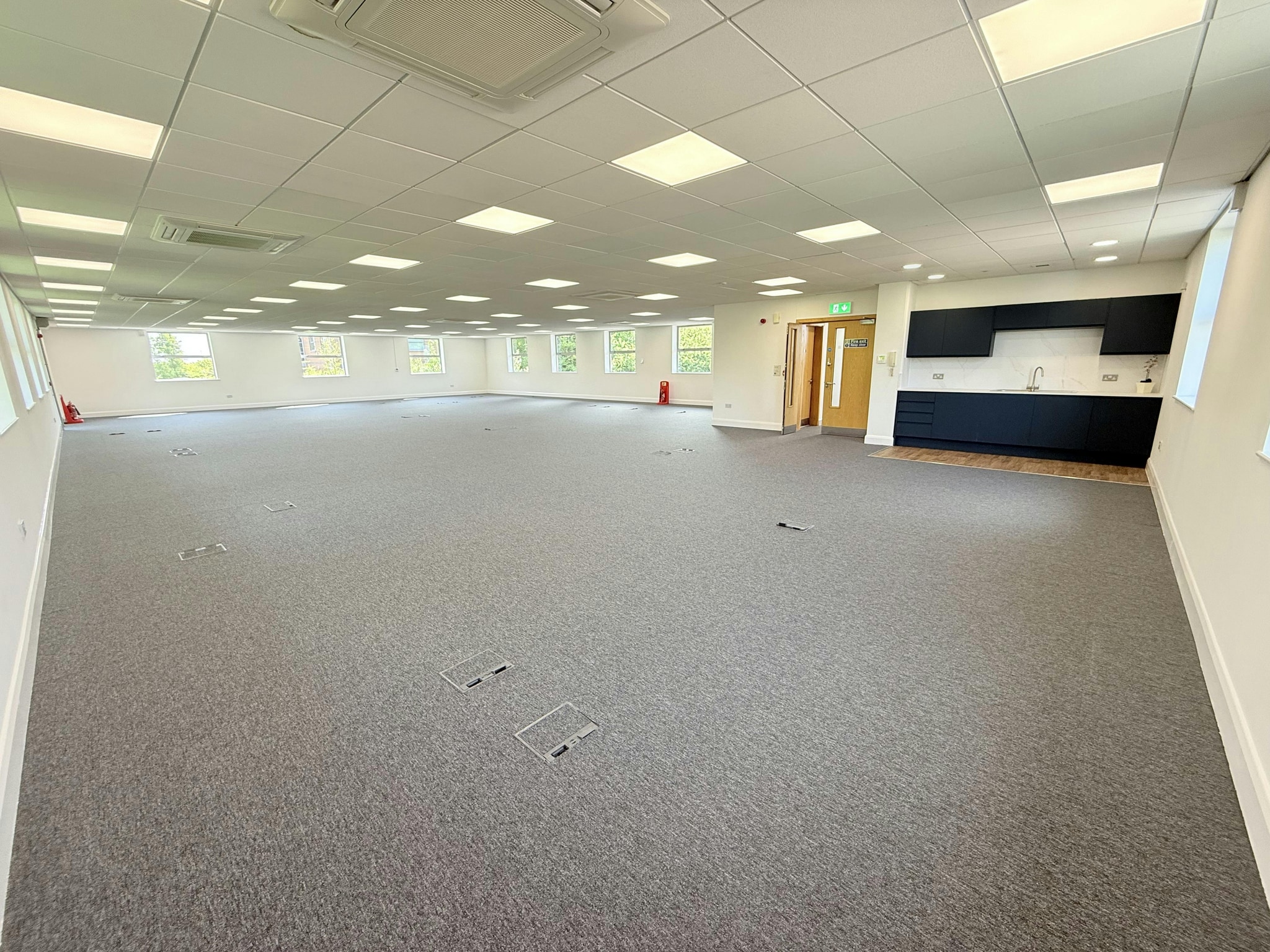 4240 Park Appr, Leeds to rent Interior Photo- Image 1 of 7