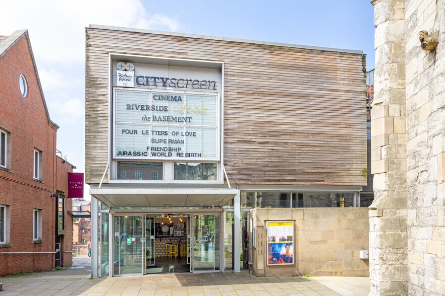 13 Coney St, York to rent - Building Photo - Image 2 of 3