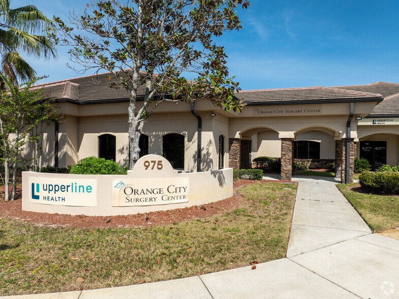 975 Town Center Dr, Orange City, FL for rent - Primary Photo - Image 1 of 21