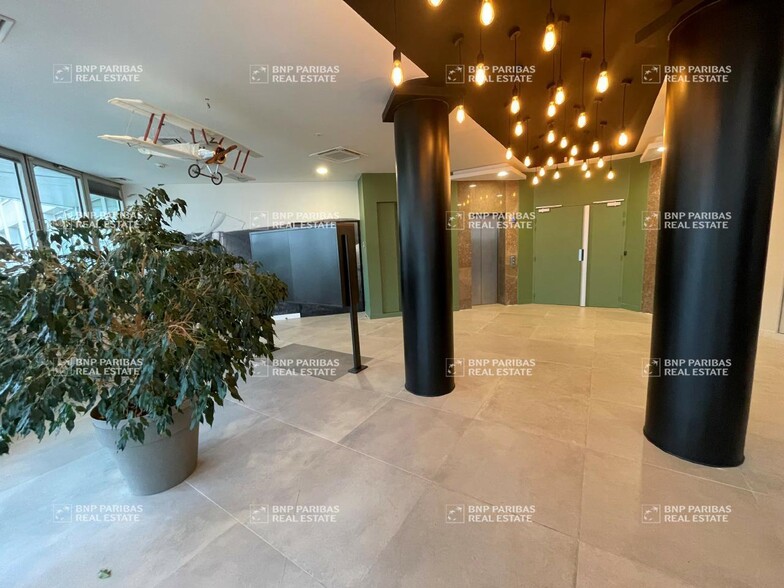 Office in Vélizy-Villacoublay to rent - Lobby - Image 3 of 34