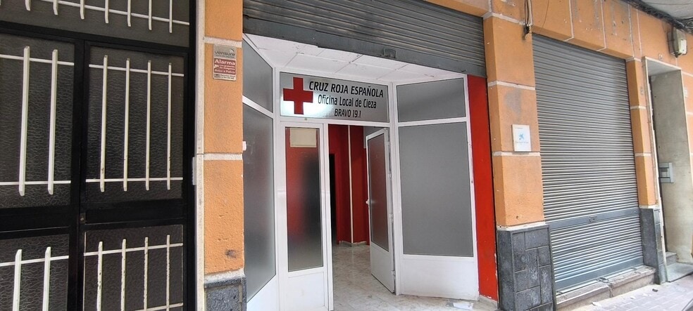 Retail in Cieza, Murcia to rent - Building Photo - Image 2 of 18