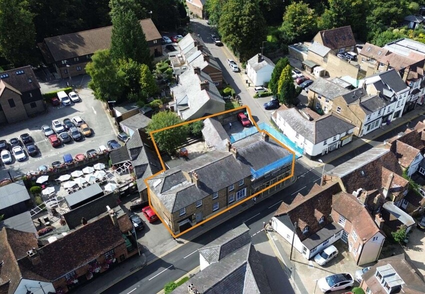 30-32 Church St, Rickmansworth for sale - Aerial - Image 2 of 2