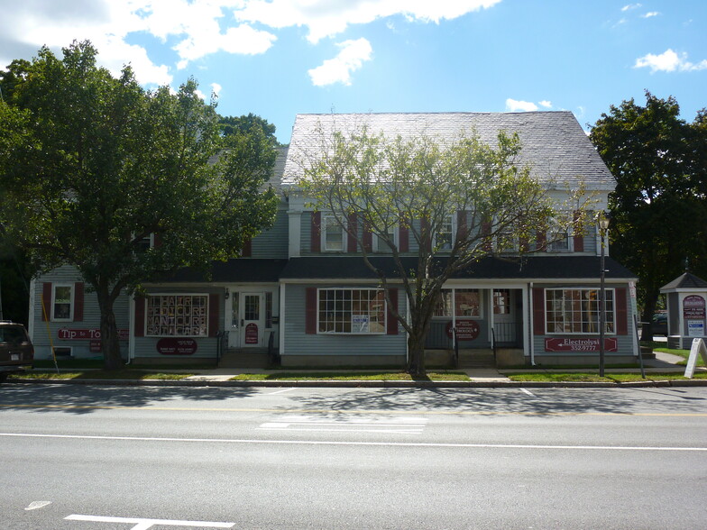 2 E Main St, Georgetown, MA for rent - Building Photo - Image 1 of 4