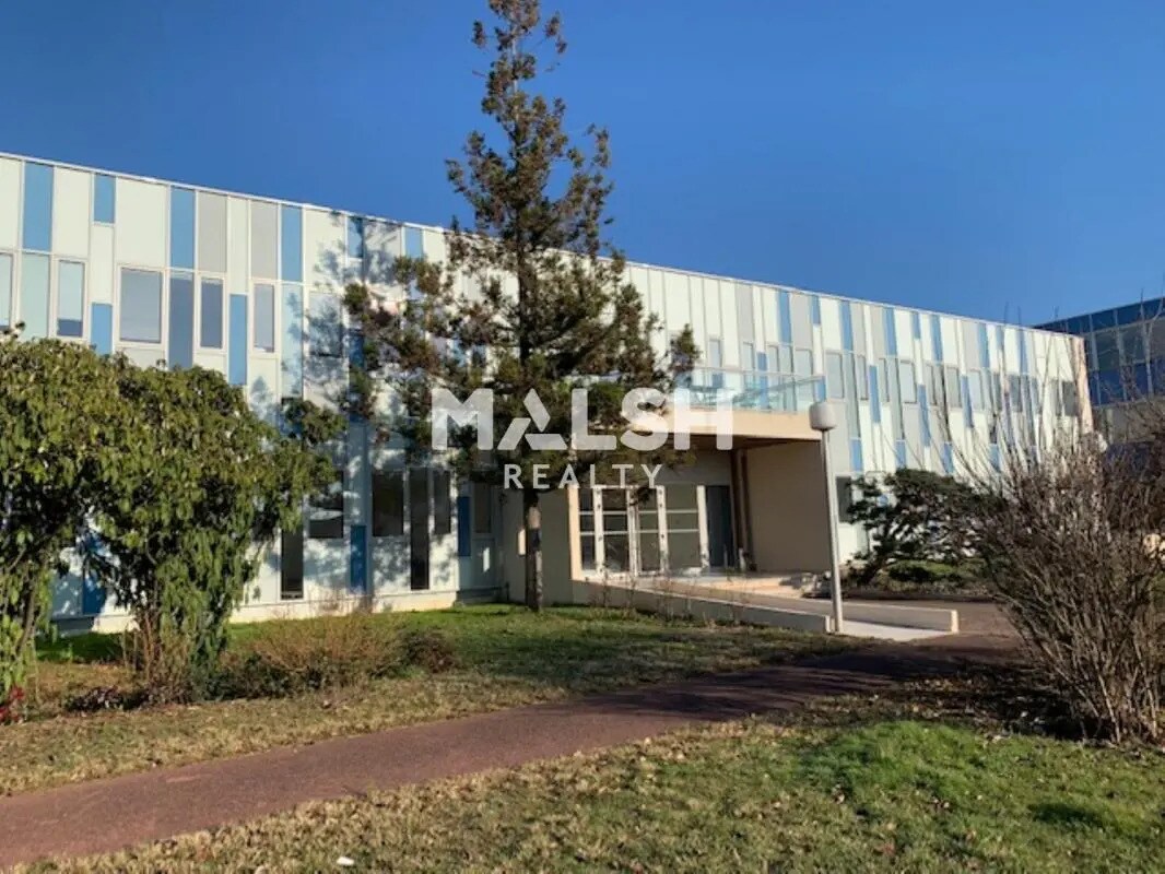 Office in Rillieux-la-Pape to rent Building Photo- Image 1 of 26