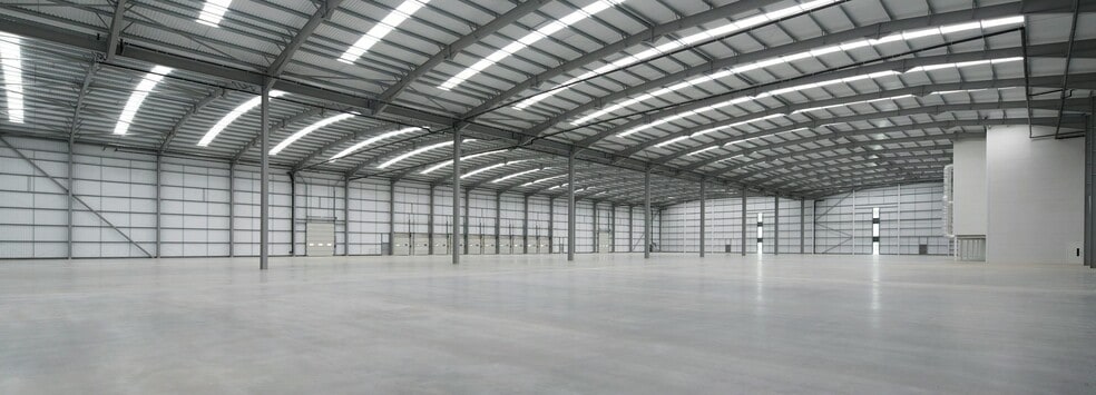 Island Rd, Reading to rent - Building Photo - Image 3 of 7