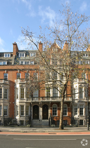 150 Buckingham Palace Rd, London for rent - Primary Photo - Image 1 of 3