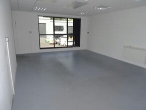 Bell Close, Plymouth to rent Interior Photo- Image 1 of 5