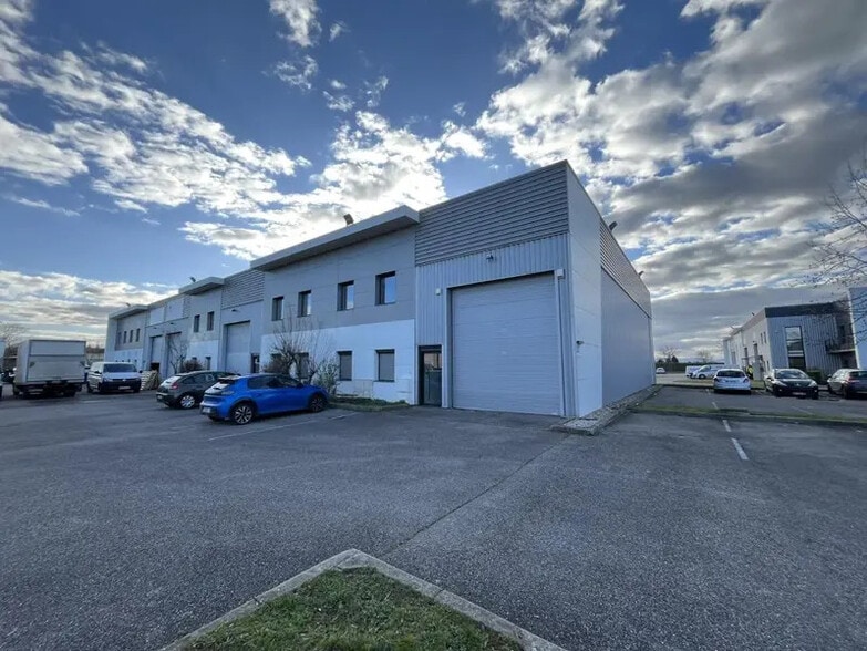 Light Industrial in Saint-Priest to rent - Building Photo - Image 2 of 21
