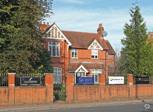 London Rd, Ascot for rent Building Photo- Image 1 of 3