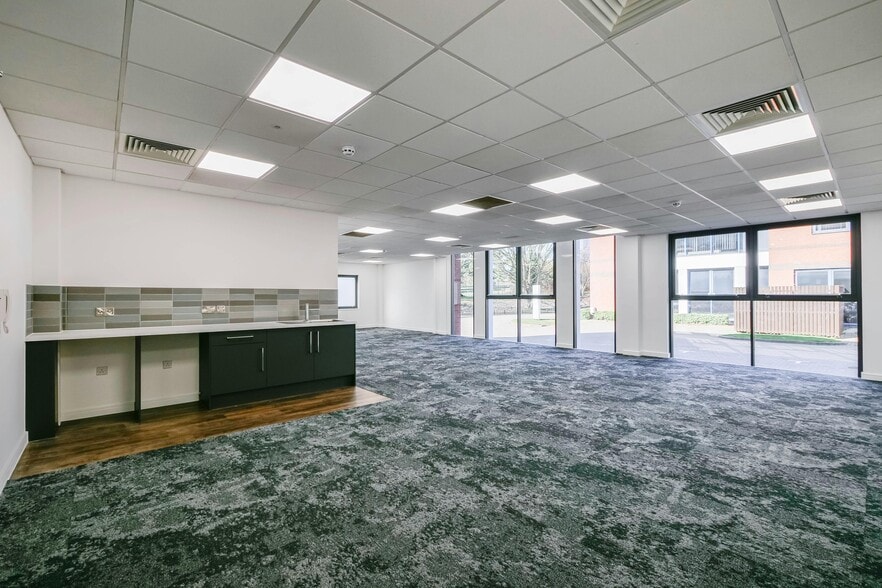 6 Northarbour Rd, Portsmouth to rent - Building Photo - Image 3 of 48