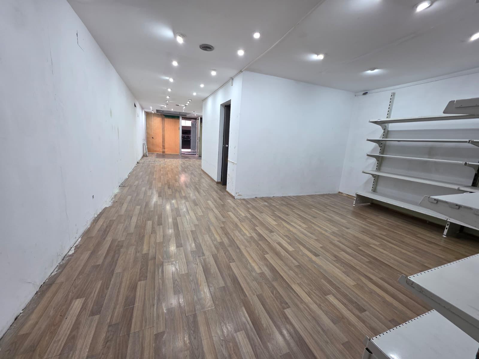 Retail in Igualada, Barcelona to rent Interior Photo- Image 1 of 8