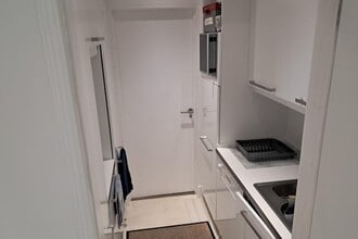 1 Haverleigh House, Ascot to rent Interior Photo- Image 2 of 4