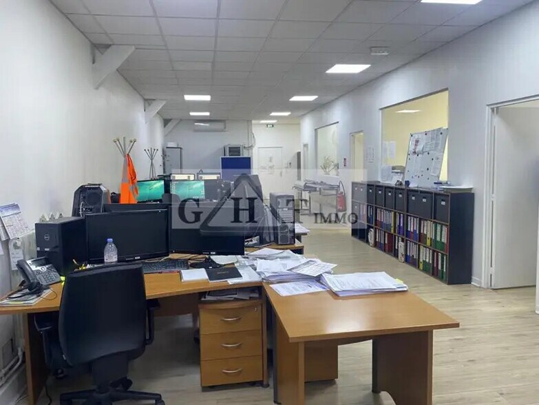 Office in Alfortville to rent - Interior Photo - Image 1 of 4