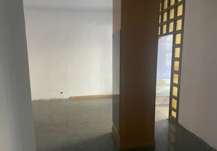 Retail in Madrid, Madrid to rent Interior Photo- Image 2 of 4