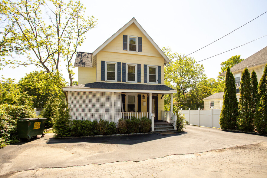 65 S Bedford Rd, Chappaqua, NY for sale - Building Photo - Image 1 of 1